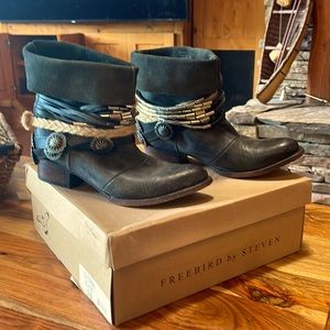 Freebird Yerba Bootie. size 10